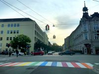 Erster Linzer Regenbogenzebrastreifen